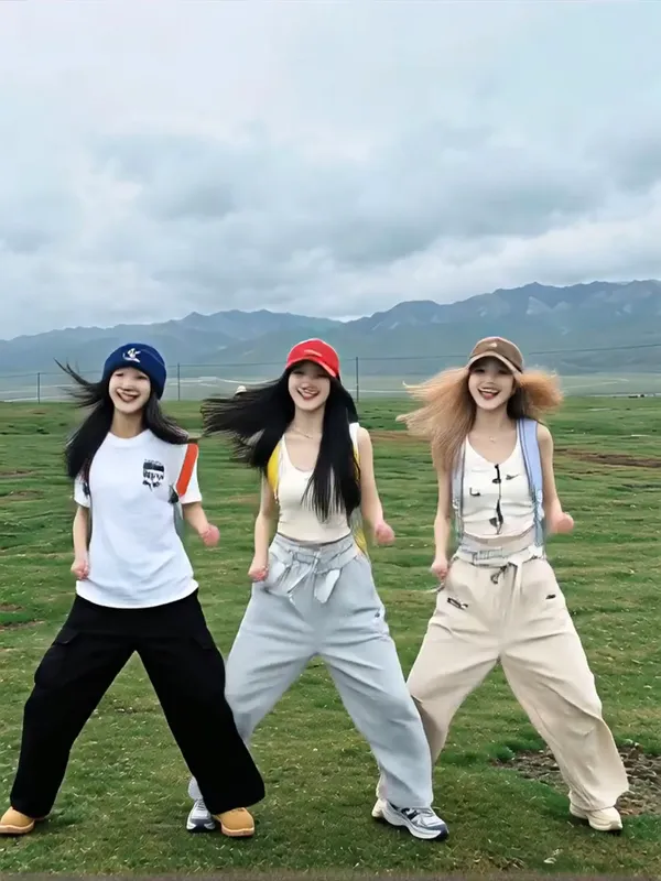 Movement imitation, group dance, I was hit on the waist by youth